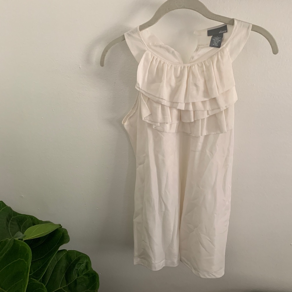 Women’s off white ruffled trim tank top size 4